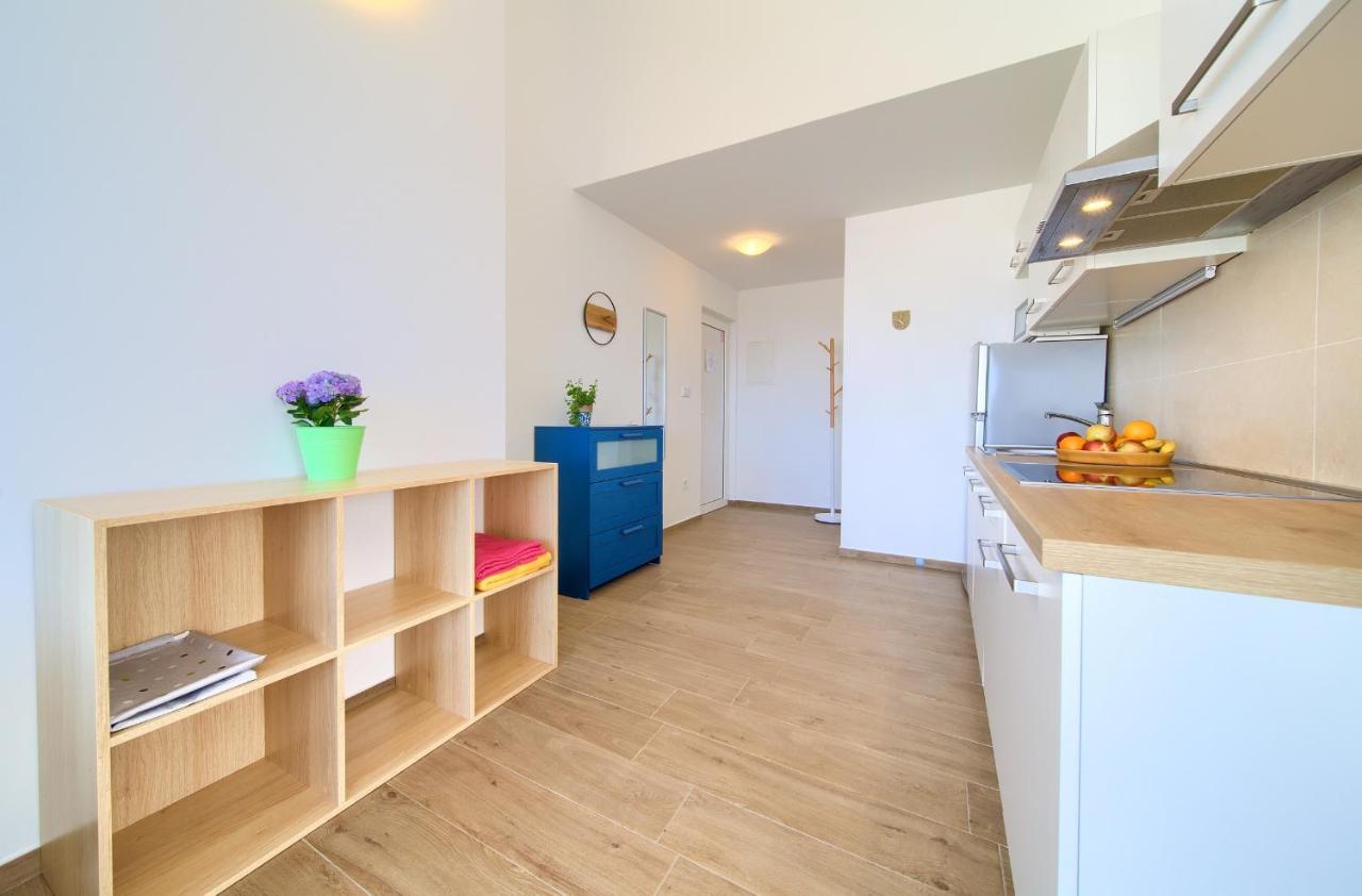 Apartments Meri Нівице Екстер'єр фото