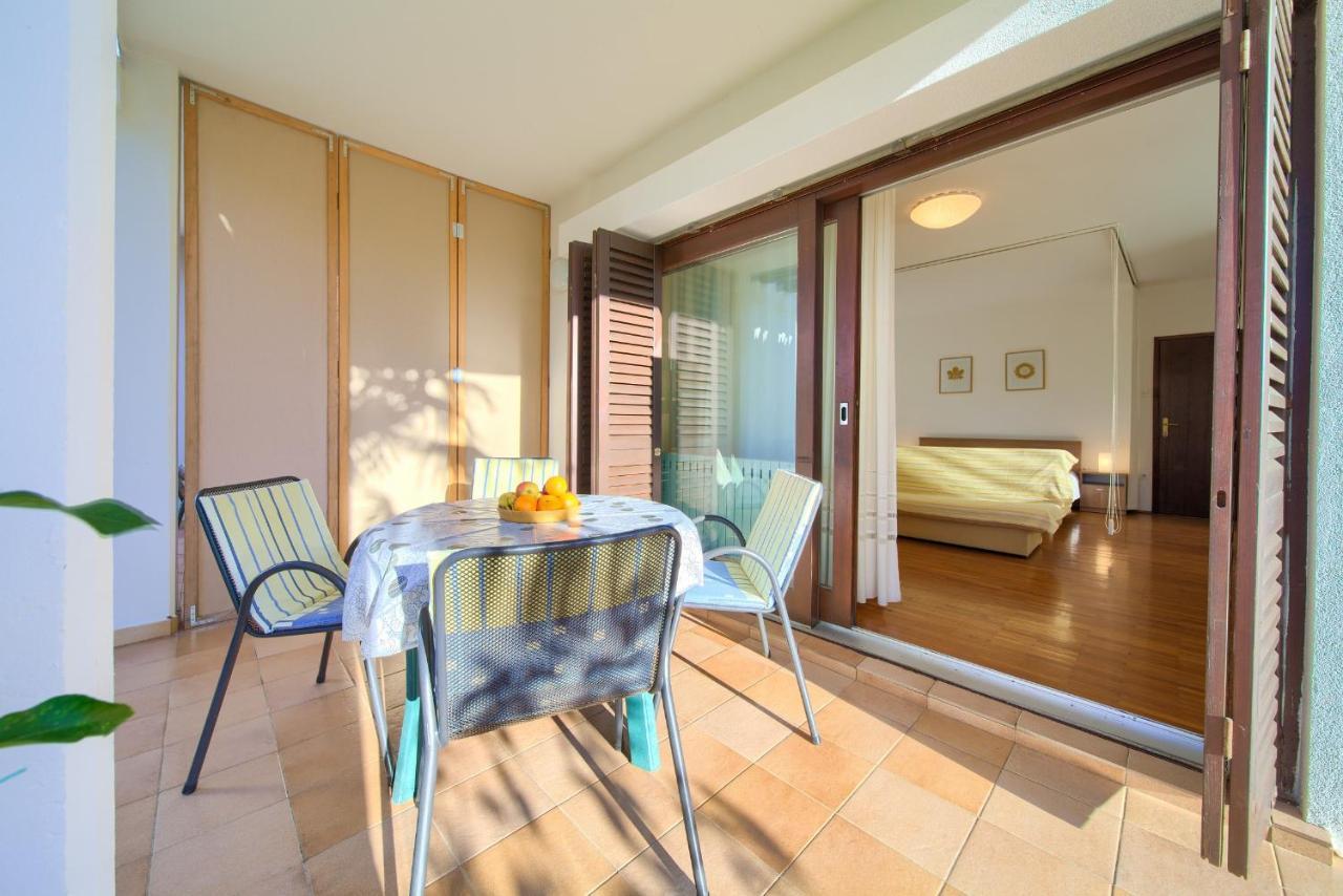 Apartments Meri Нівице Екстер'єр фото