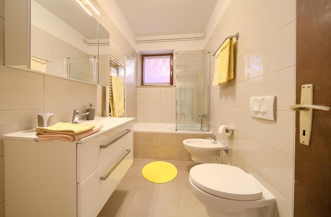 Apartments Meri Нівице Екстер'єр фото