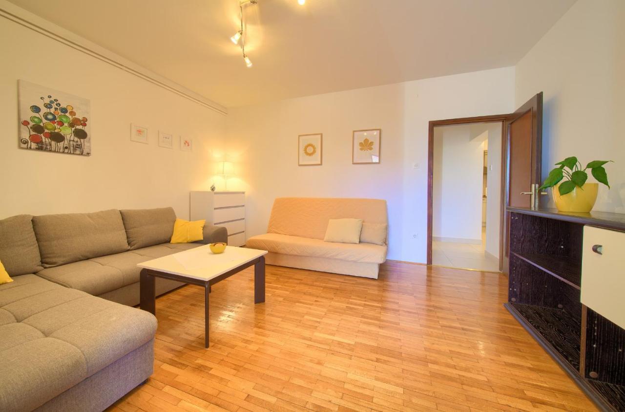 Apartments Meri Нівице Екстер'єр фото