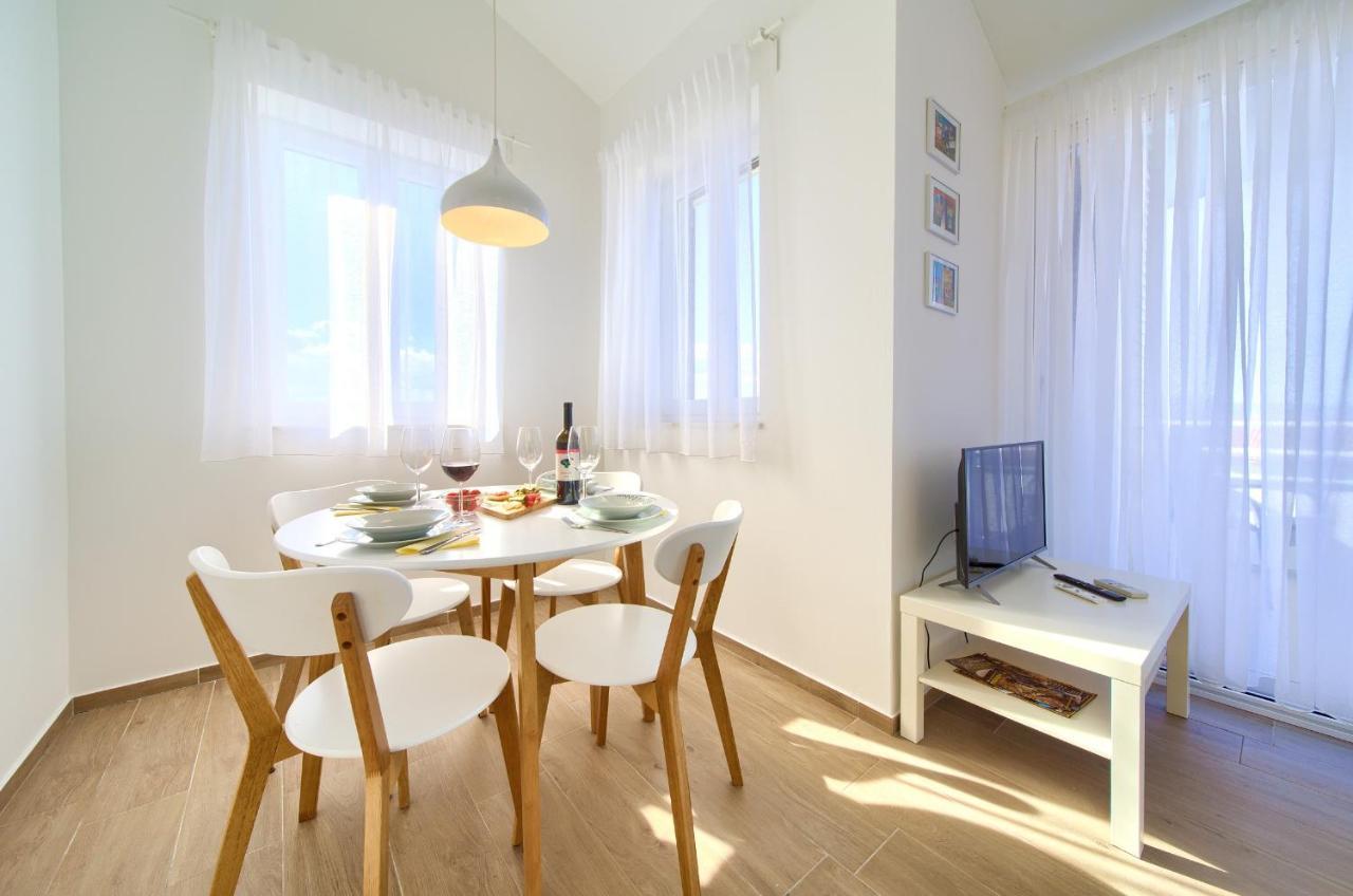 Apartments Meri Нівице Екстер'єр фото